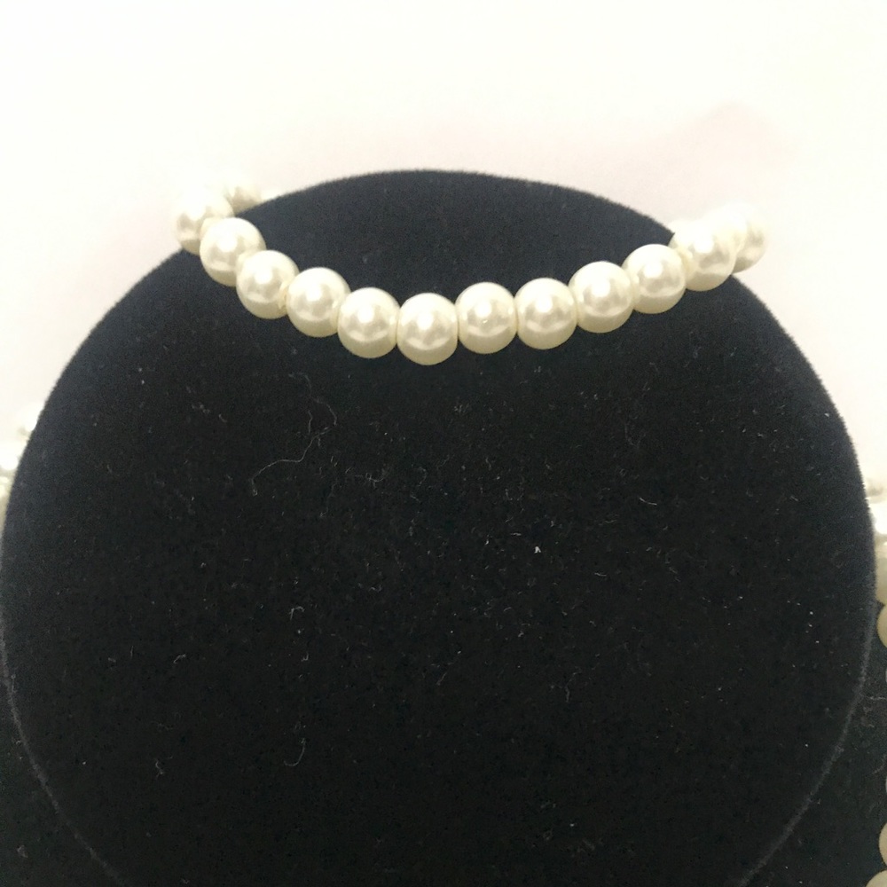 Cream Pearl Flower Girls Pearl Necklace Set - Picture 6 of 7